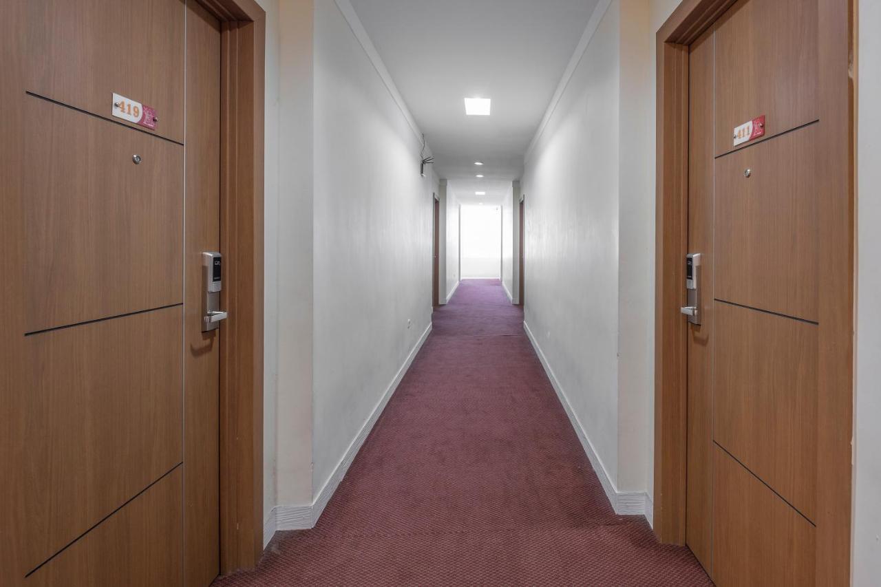 Oyo 1114 Hotel Denpasar Makassar Bagian luar foto