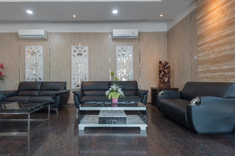 Oyo 1114 Hotel Denpasar Makassar Bagian luar foto